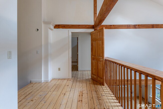 Building Photo - 38 W Mountain Ln