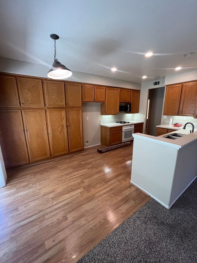Building Photo - Beautiful Single-Story Corona Home-1556 Ir...