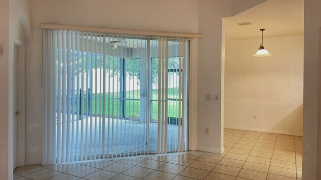 Building Photo - 4 BR 4 BA     POOL HOME     Calabay Park a...