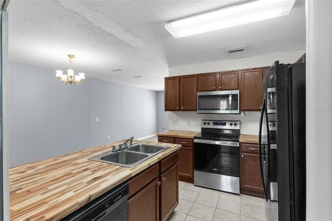 Building Photo - 16727 SE 91st St