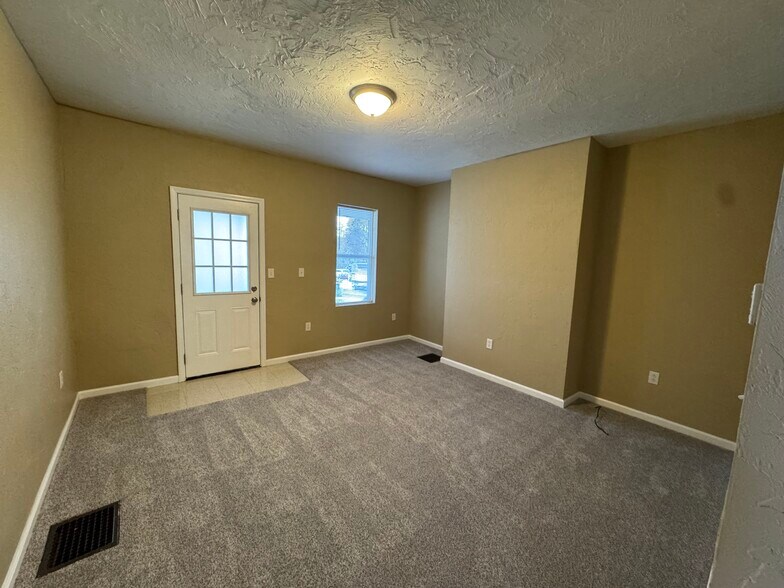 Building Photo - 114 W Berkeley St