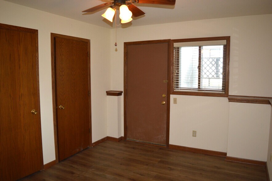 Building Photo - 548 Seminole Way
