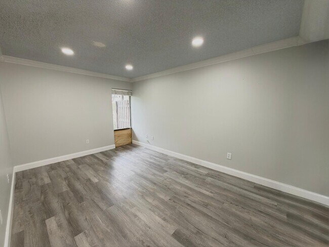 Building Photo - 5957 Forest Hill Blvd