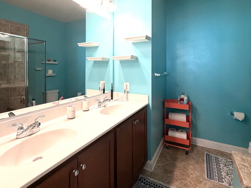 Building Photo - 81 Linden Pl