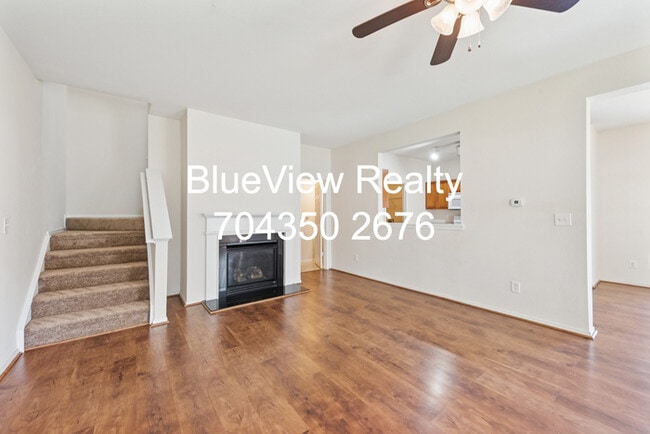 Building Photo - Beutiful 3 bed 2.5 bath with open area