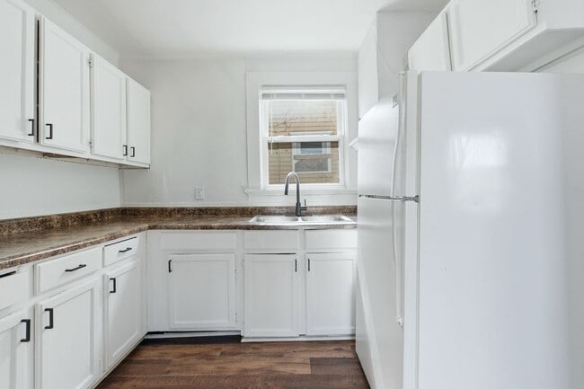 Building Photo - Modernized 3-Bedroom w/ New Furnace