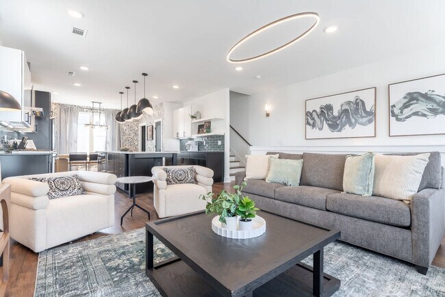 Building Photo - 87 Lucile St