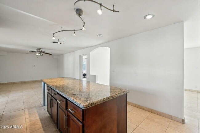 Building Photo - 3519 N 63rd Pl