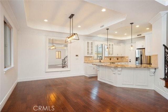 Building Photo - 2005 Robinson St