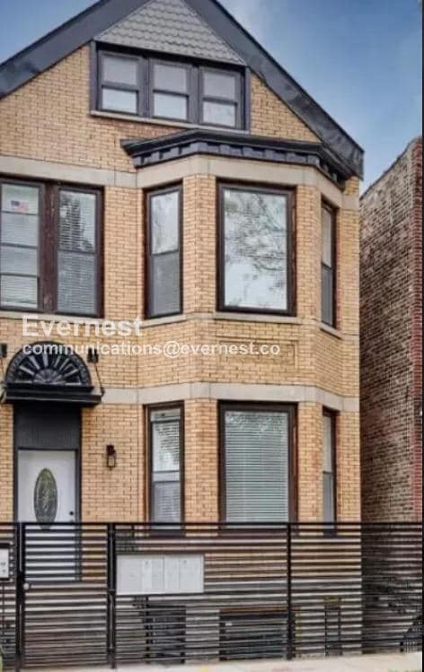 Building Photo - 3527 S Damen Ave