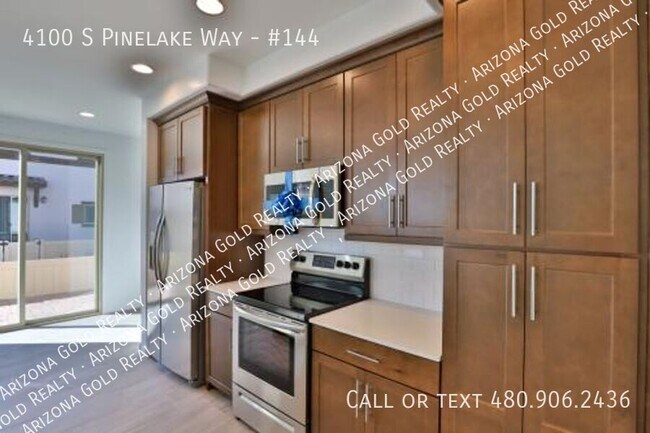 Building Photo - 4100 S Pinelake Way