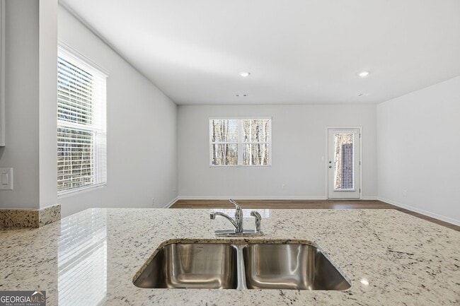 Building Photo - 5971 Skylar Dr