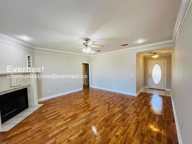 Building Photo - 236 Holmar Dr