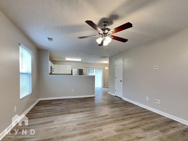 Building Photo - 2838 Creekbend Dr