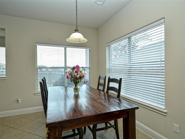 Building Photo - 3831 Aqua Ln