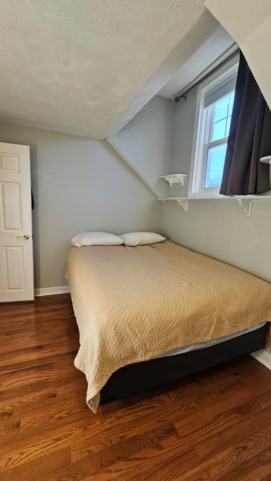 Building Photo - 89 Sherwood Rd