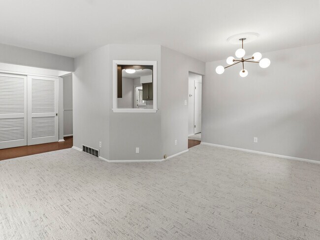 Building Photo - 4913 N Navajo Ave