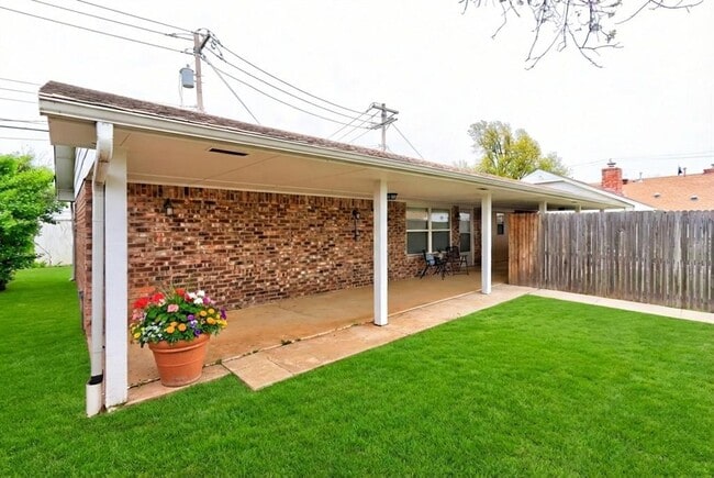 Building Photo - 5901 N MacArthur Blvd