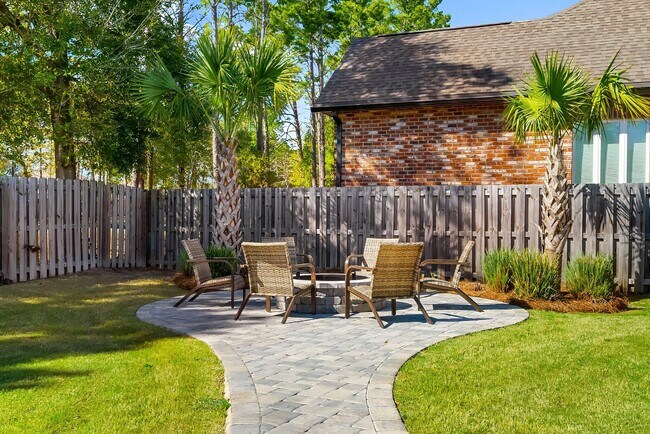 Building Photo - 526 Meadow Lake Dr