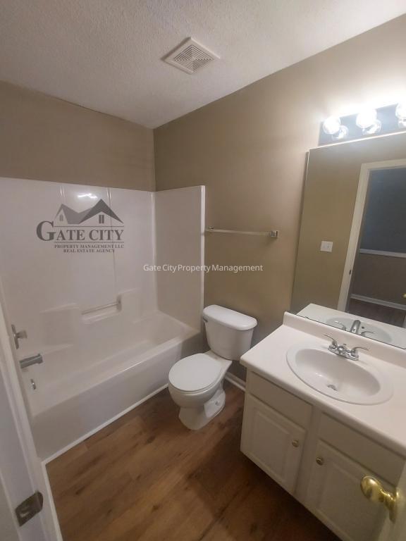Building Photo - 3983 Elizabeth Glen Way