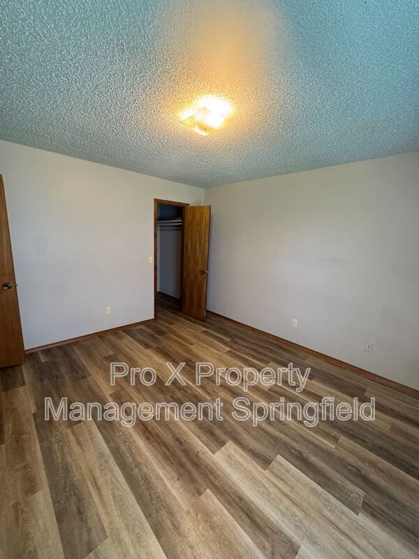 Building Photo - 3720 N Farm Rd 165