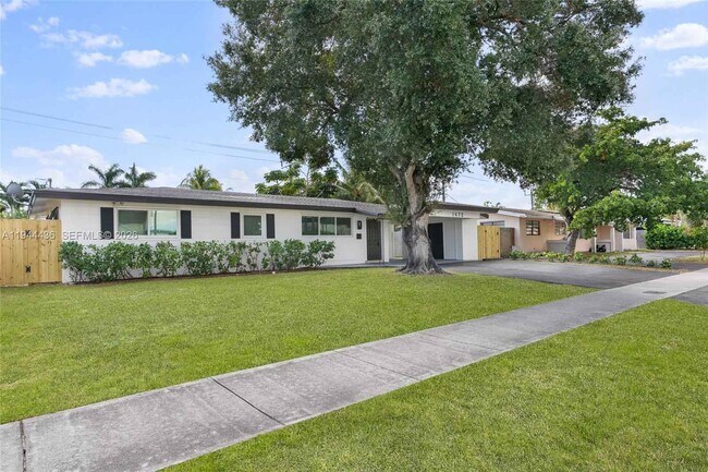 Building Photo - 1472 NE 62nd St