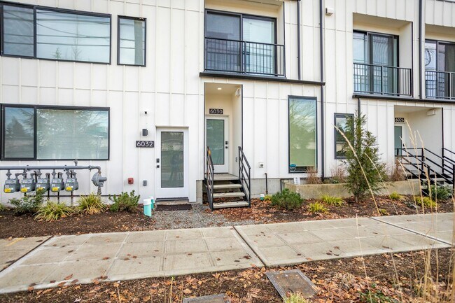 Building Photo - 6032 Sand Point Way NE