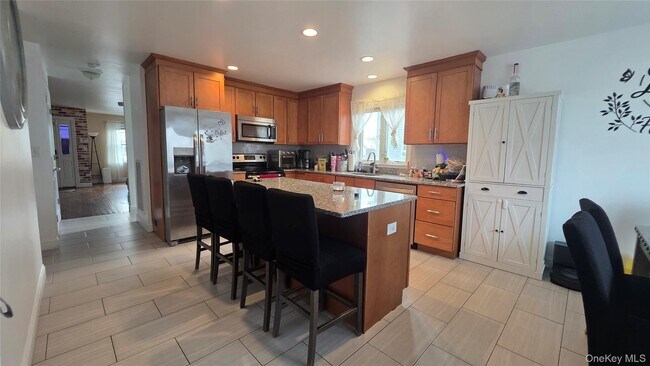 Building Photo - 65 Gibson Pl