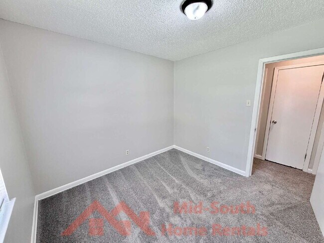 Building Photo - 3191 Parham St