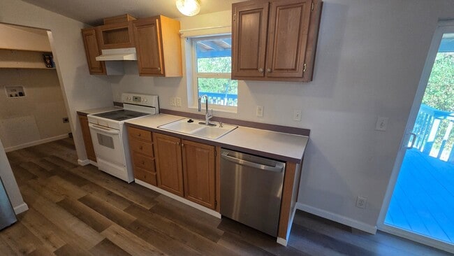 Building Photo - 178 Moonbeam Ln