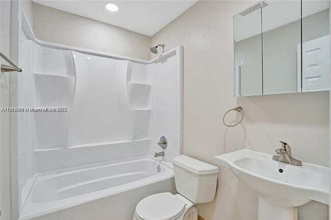 Building Photo - 9457 SW 52nd Ct