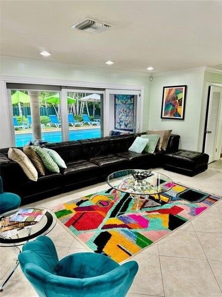 Building Photo - 2325 Barcelona Dr