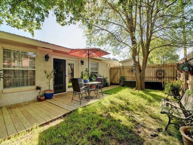 Building Photo - 131 Barton Meadow Dr