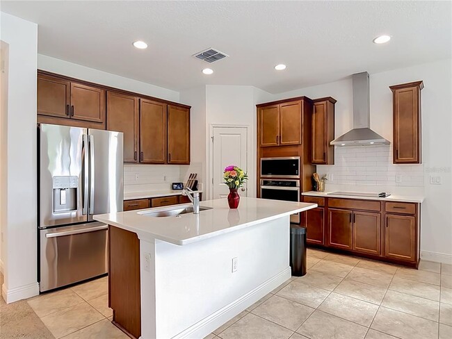 Building Photo - 792 Hyperion Dr