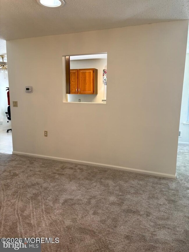 Building Photo - 2 Elm Ct