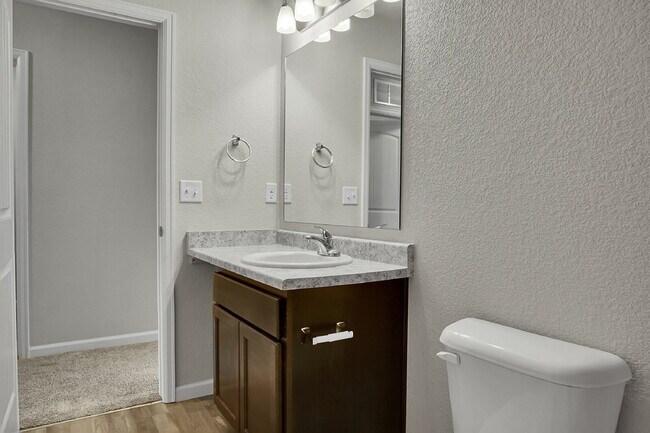 Building Photo - $2,300.00 - 3 Bedrooms, 2.5 Bathroom, Town...