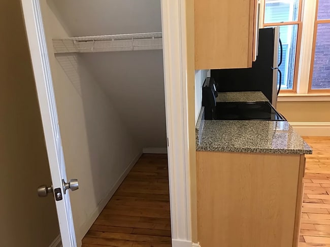 Building Photo - 3407 California Ave