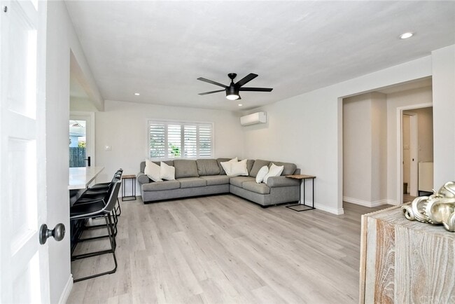 Building Photo - 2642 Davis Pl