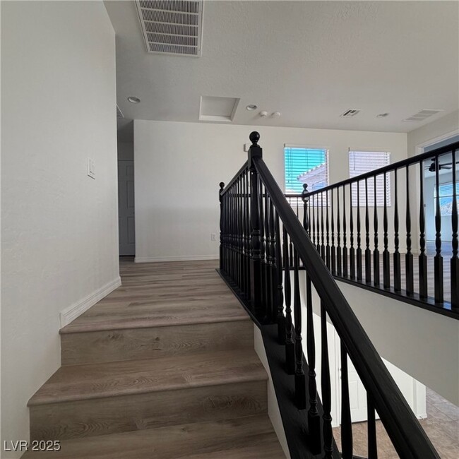 Building Photo - 6842 Feral Dove St