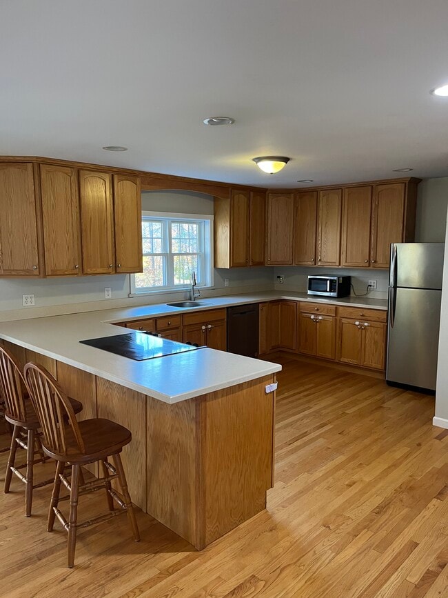 Building Photo - 50 Northwood Dr