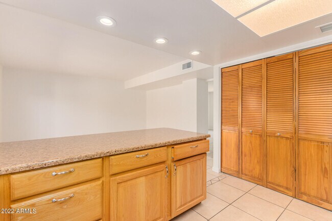 Building Photo - 8548 E McDonald Dr