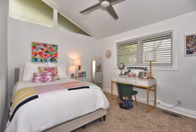 Building Photo - Mid Century Modern home in the Patrick Hen...