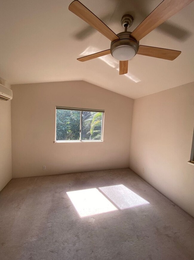 Building Photo - LOCATION, LOCATION, LOCATION!