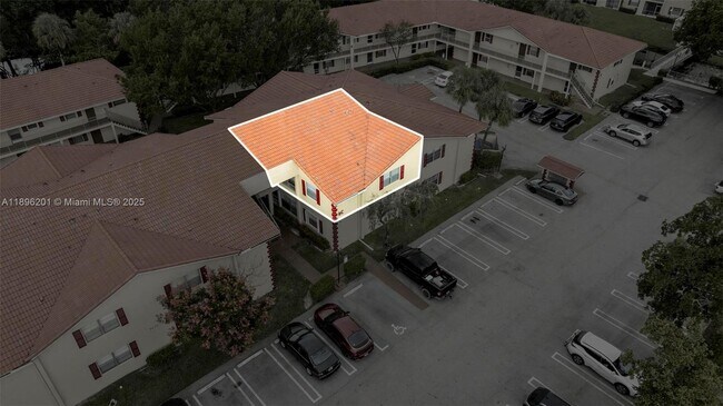 Building Photo - 3586 N University Dr