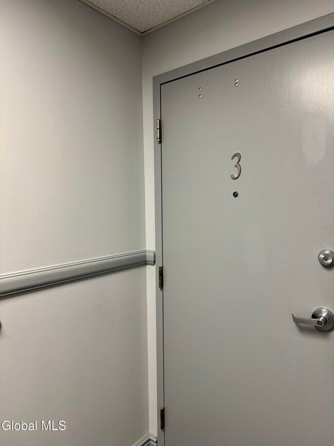 Building Photo - 433 Broadway