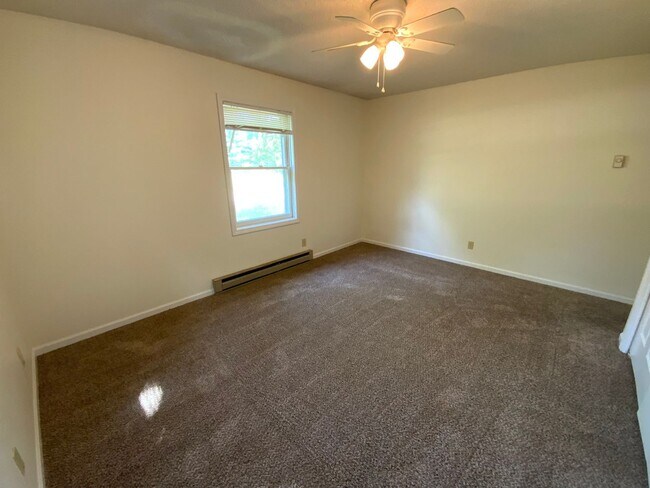 Building Photo - 207-207 Briarcrest Ct
