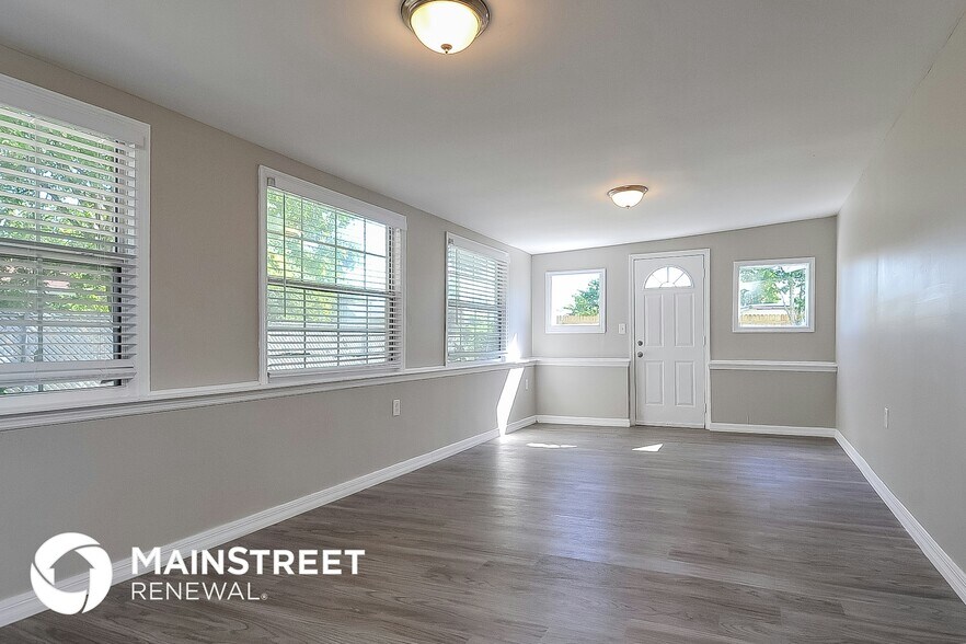 Building Photo - 505 Florida Cir S