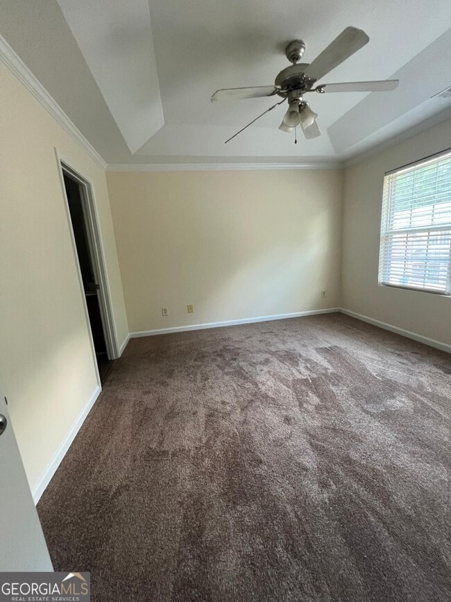 Building Photo - 5080 Lower Elm St