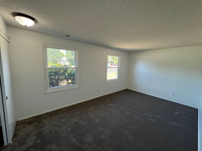 Building Photo - 14103 SE McGillivray Blvd