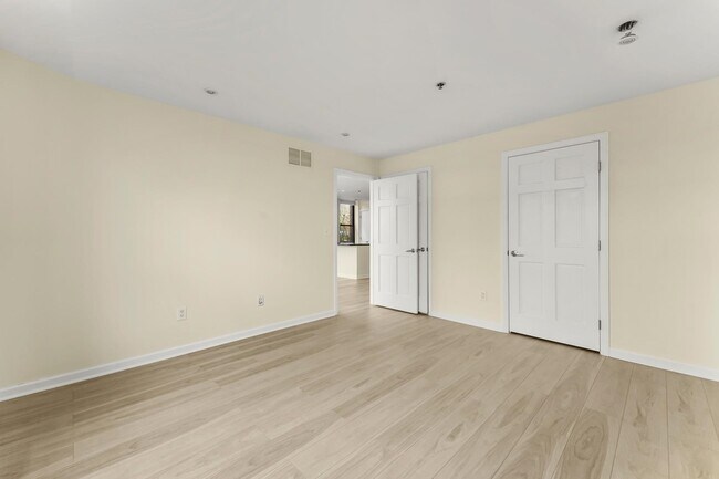 Building Photo - 24 Ave at Port Imperial